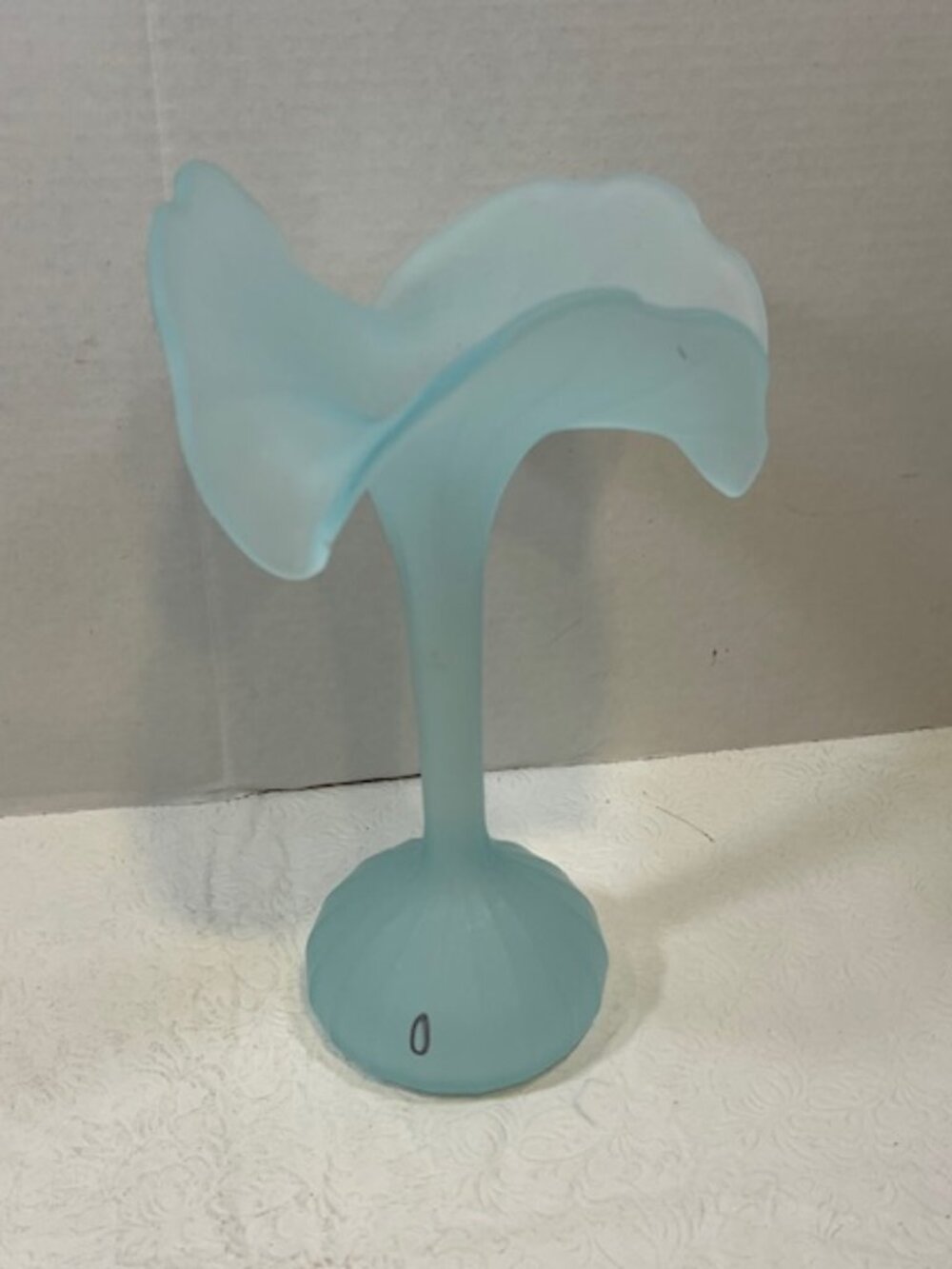 VTG HandBlown Light Blue Frosted Glass Jack-in-the-Pulpit Ruffled Floriform Vase